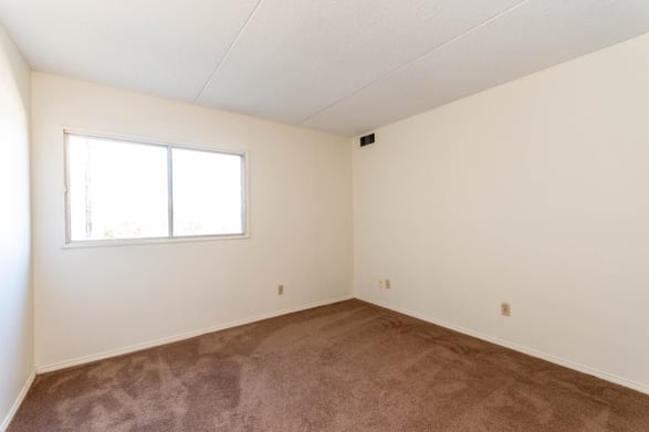 1 Chambre + Bureau at Southpointe Plaza