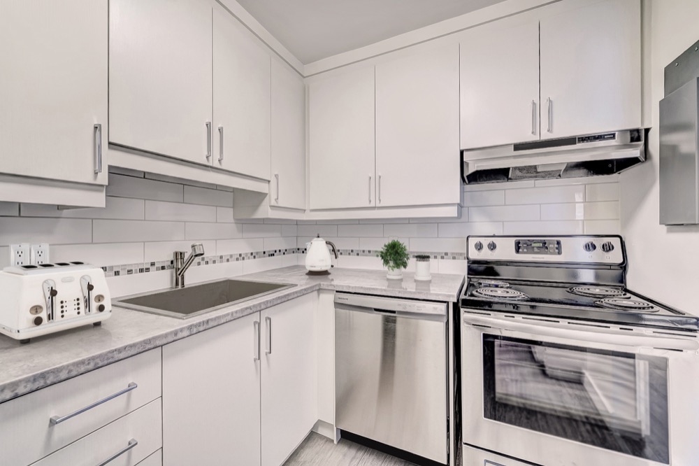 3 1/2 Rooms at PH 3 - 3 Walk-up